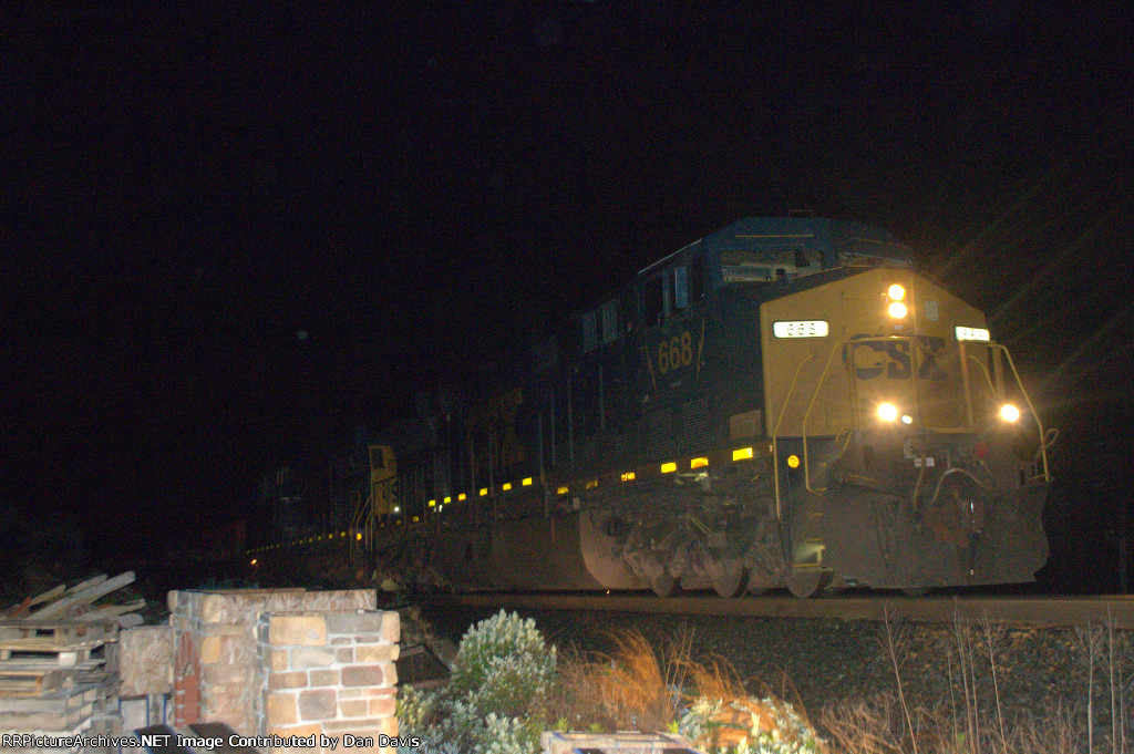 CSX AC60CW 668 leads Q190-24